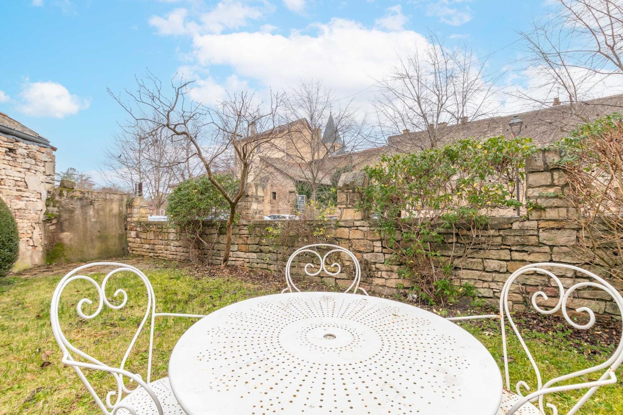 Cabana & La Place De L'Abbaye - Centre-Ville, Jardin Cluny Extérieur photo